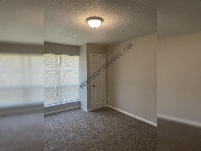 Building Photo - 2221 Dorchester Dr Little Rock AR 72204