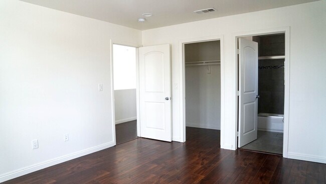 Building Photo - Duplex in Culver City Adjacent - West Adams