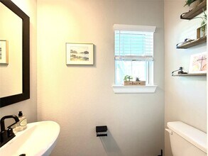 Building Photo - 5614 Green Rise Ln