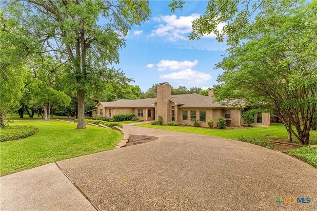 3201 Edward Dr