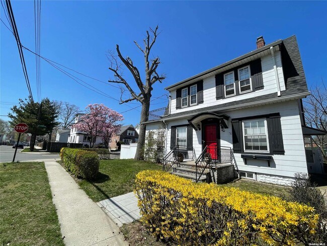 Building Photo - 209-29-209-34 34th Rd