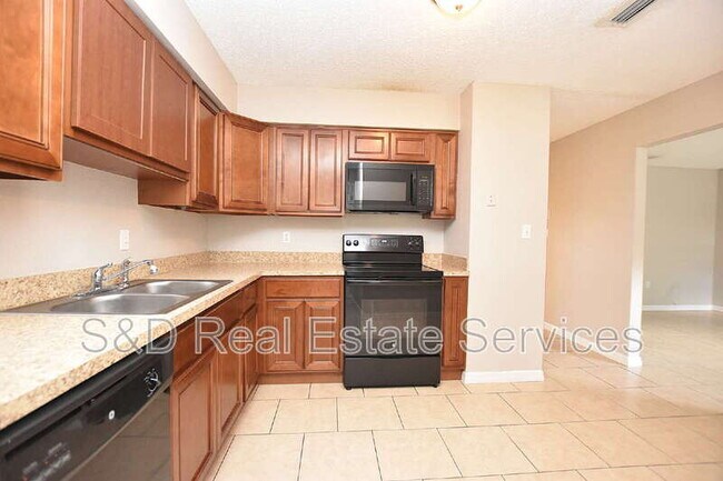 Foto del edificio - 1139 Mercury Dr W