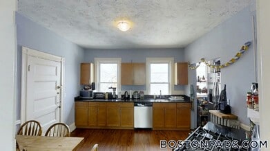 Building Photo - 3 Kinnaird St