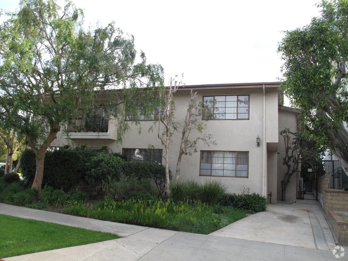 Building Photo - 11048 LA GRANGE AV