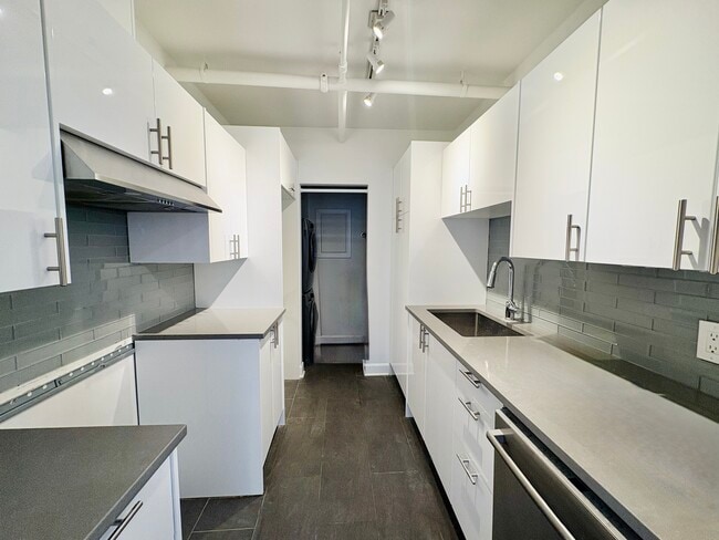 Building Photo - 215 Rue De La Commune