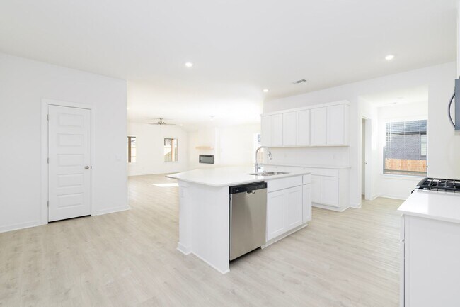 Building Photo - BRAND NEW CONSTRUCTION (4BR/2BA) - Now Leasing for Immediate Move-in