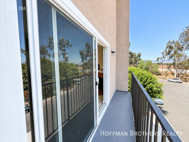 Foto del edificio - 11839 Burbank Blvd