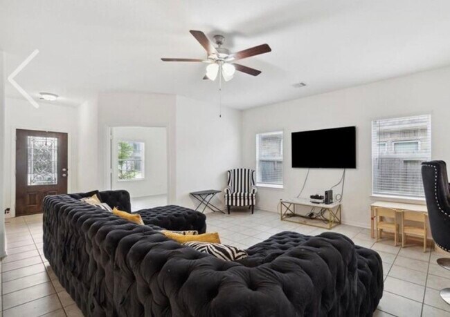 Foto del edificio - 8711 Willet St