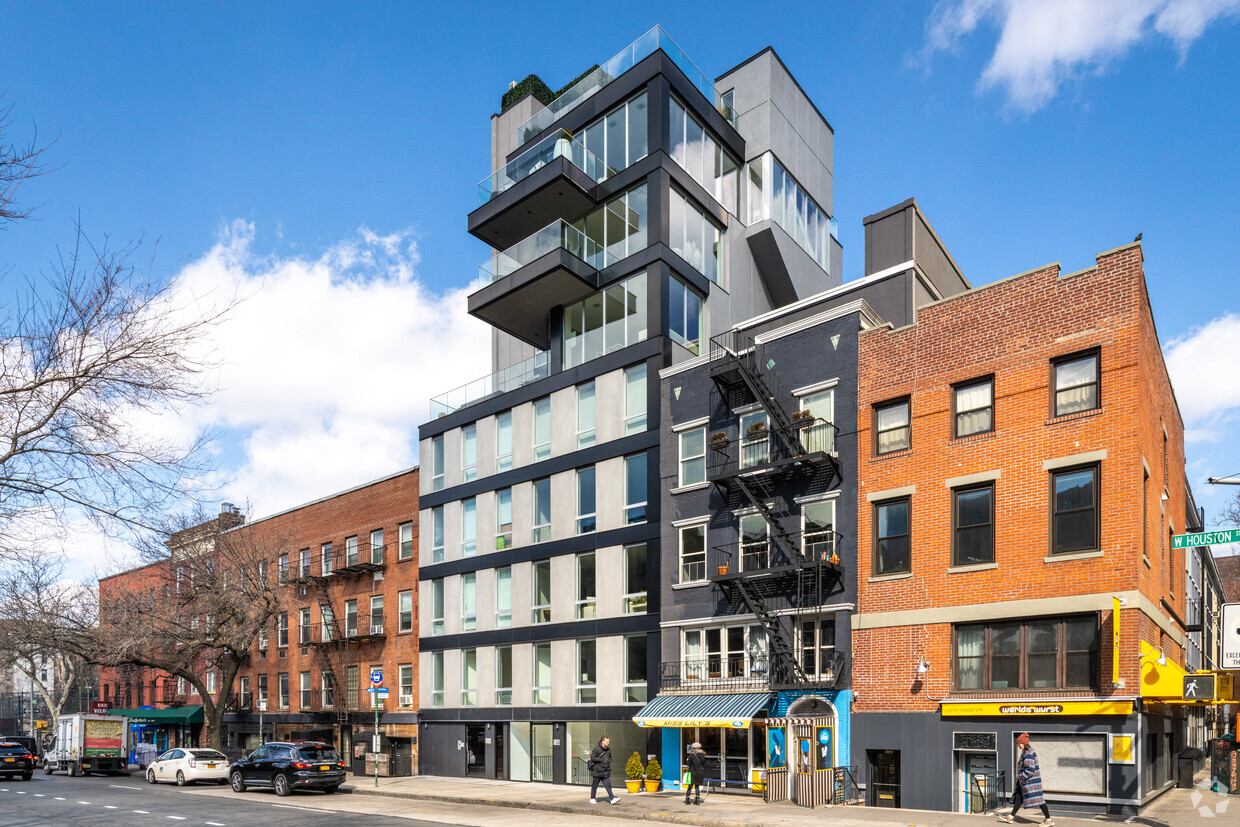 Exterior - 134-136 W Houston St