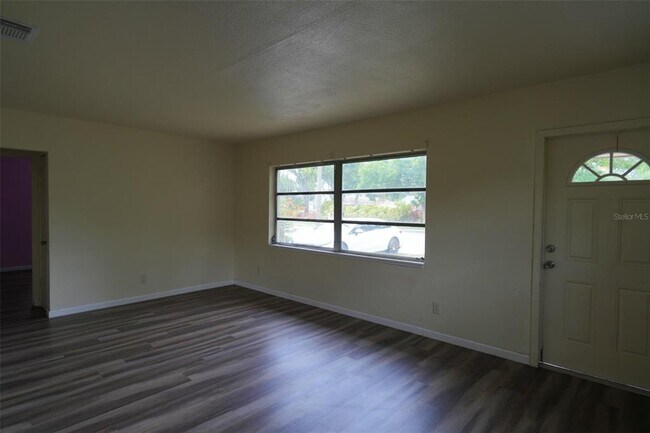 Foto del edificio - 4431 78th Ave N