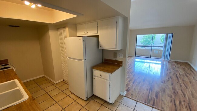 Foto del edificio - Two Bedroom, Two Bath in Orlando - Priced to Rent!
