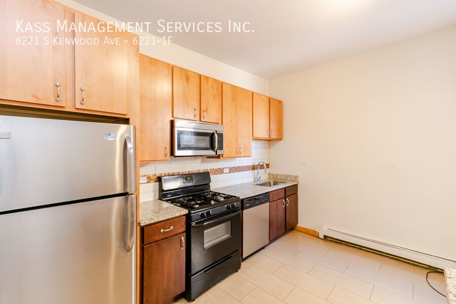 Primary Photo - Spacious 1 Bed in Woodlawn- HEAT INCLUDED ...