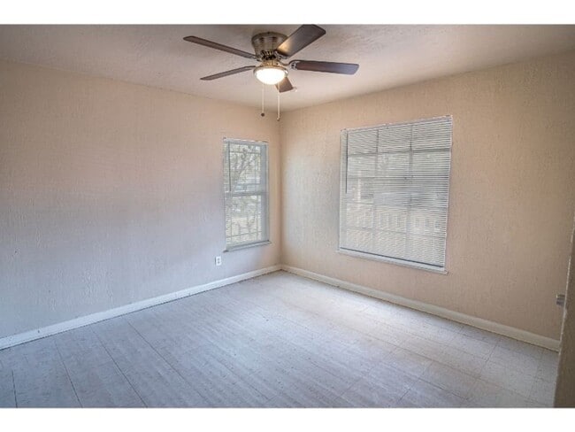 Building Photo - Cozy Remodeled Home Near Downtown