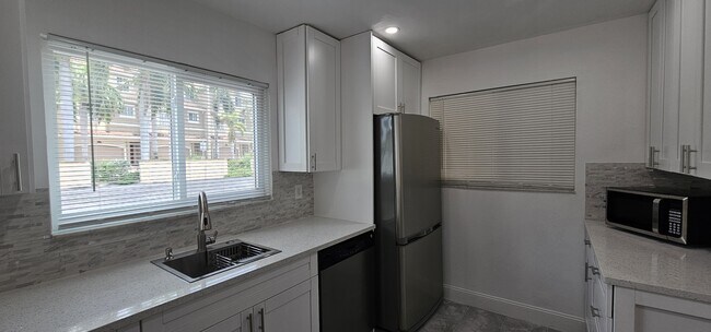 Foto del edificio - 301 87th Ave