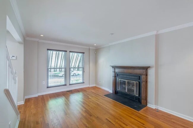 Gas Fireplace - 362 W 4th Ave