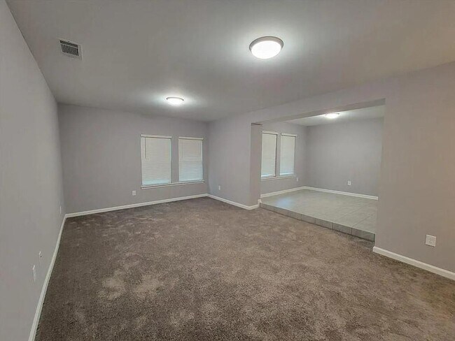 Foto del edificio - 2015 Oak Park Ln