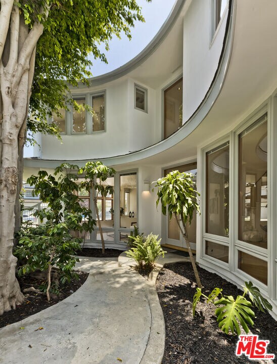 Foto del edificio - 1307 Ozone Ave
