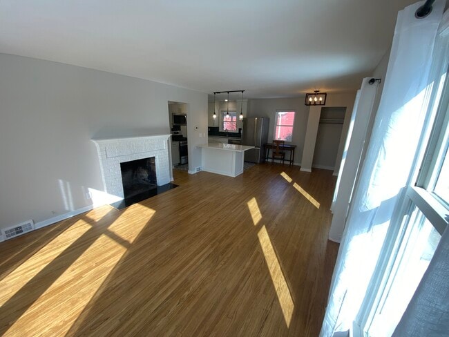 Building Photo - 4324 France Ave S