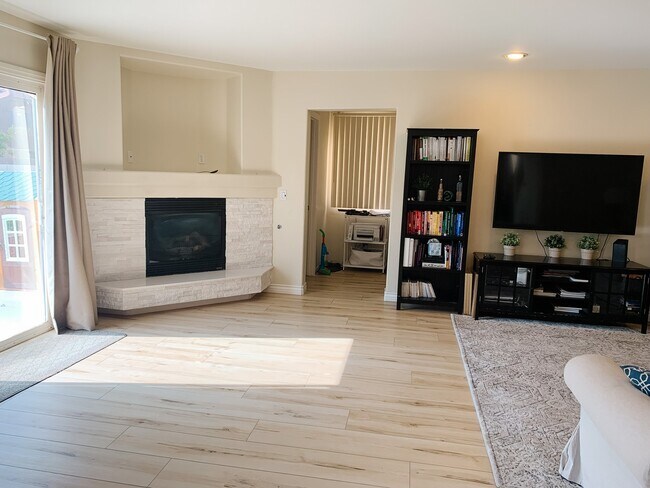 Building Photo - 10813 Serendipity Ct