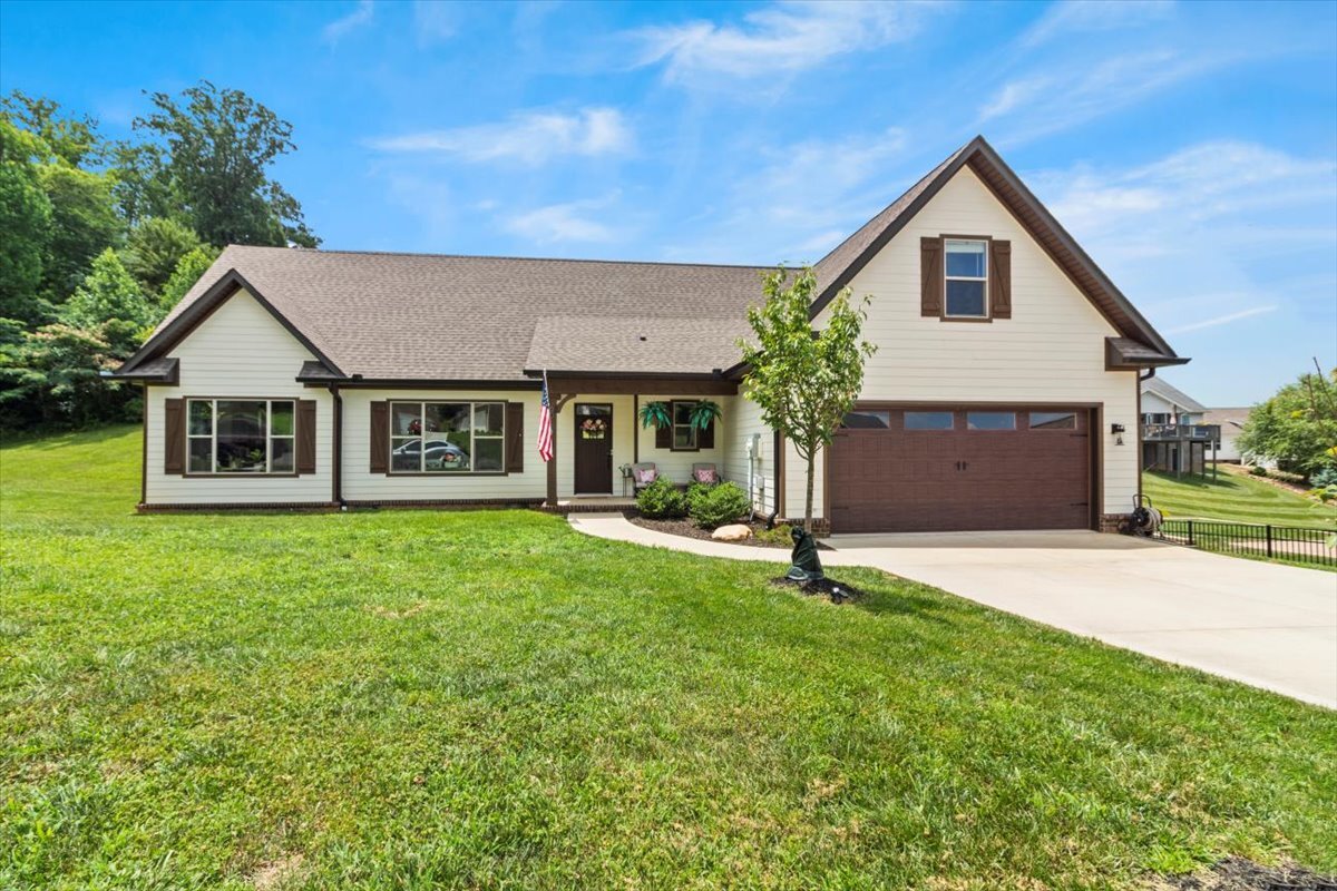 Primary Photo - 605 Peachtree Drive