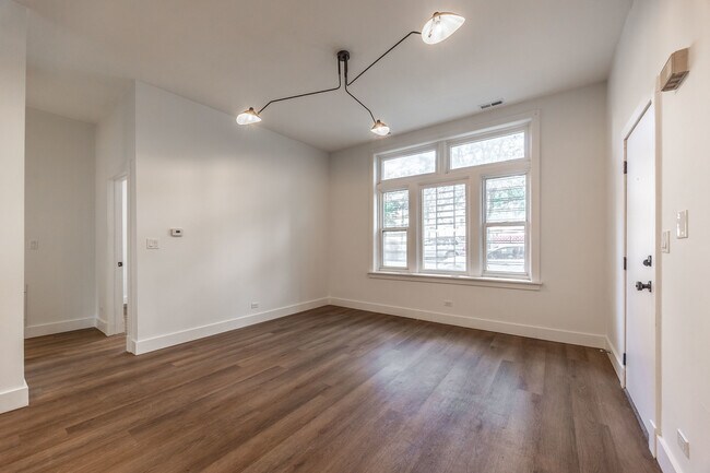 Foto del edificio - 1456 N Kedzie Ave