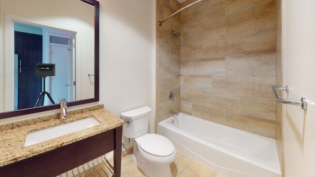 Interior Photo - Capitol View on 14th