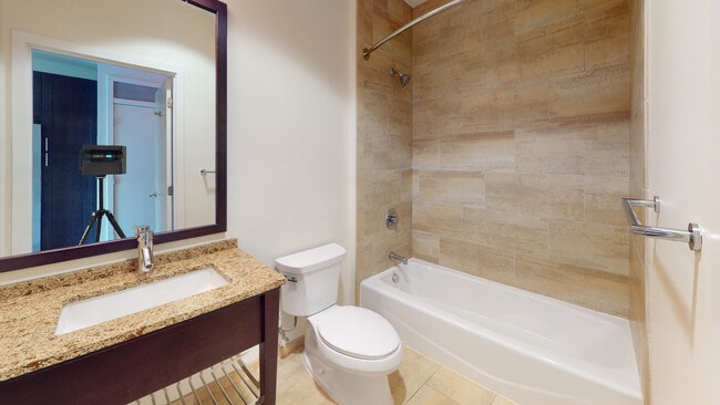 Interior Photo - Capitol View on 14th