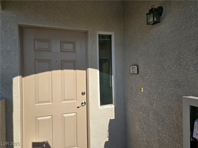 Foto del edificio - 2305 W Horizon Ridge Pkwy