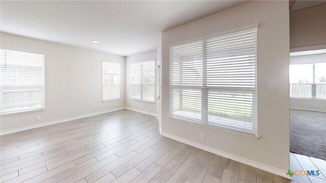 Foto del edificio - 602 Steele Shallows