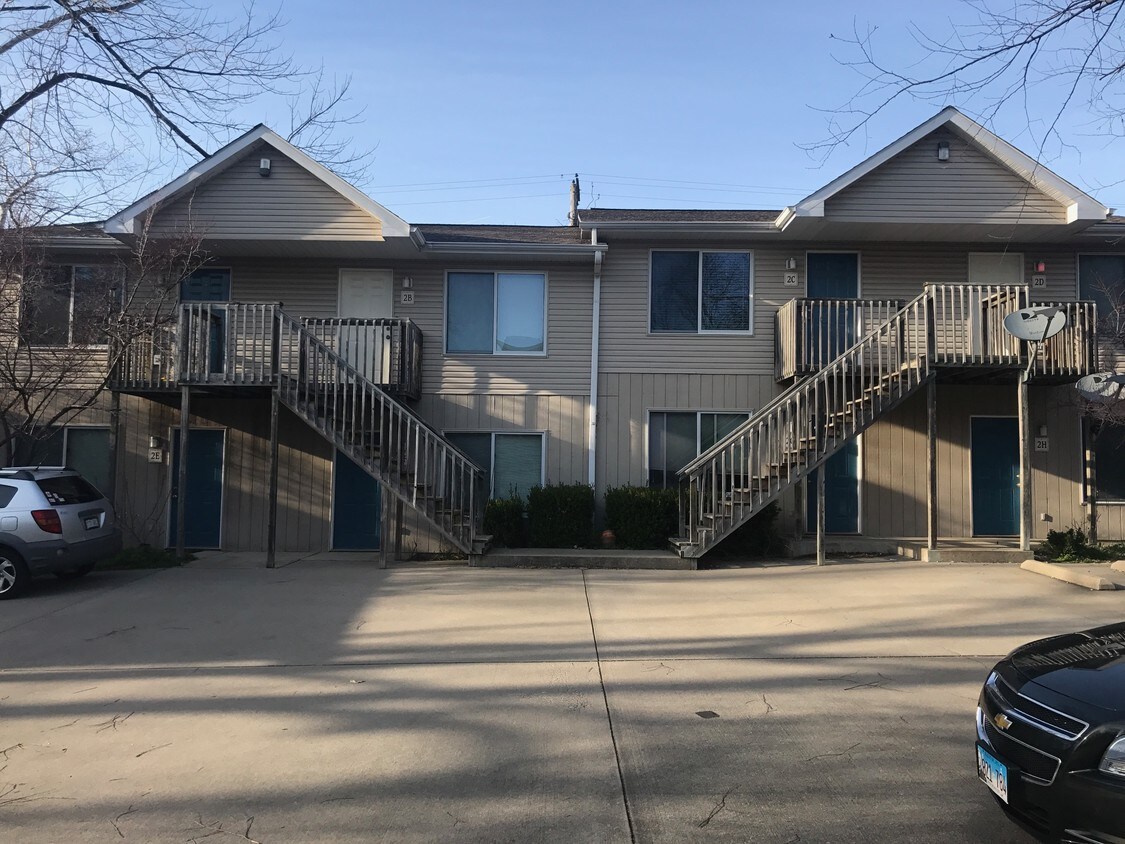 2010 S Illinois Ave, Carbondale, IL 62903 Apartments in Carbondale