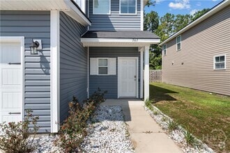 Building Photo - 767 Fairview Cir