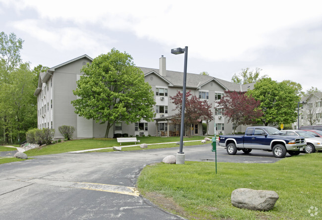 Foto del edificio - Maple Crest 55+ Adult Community