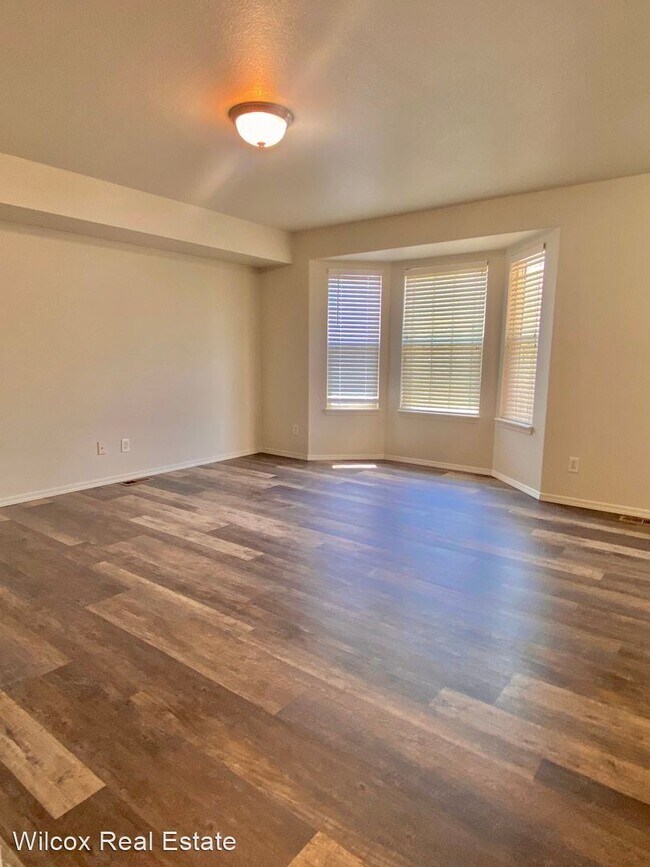 Building Photo - 4 br, 2.5 bath House - 705 17th St