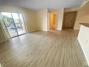 Building Photo - 400 Palm Cir W