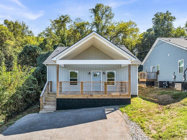 Knoxville 37921 - Modern 3BR/2BA | Near Do... - Knoxville 37921 - Modern 3BR/2BA | Near Do... House