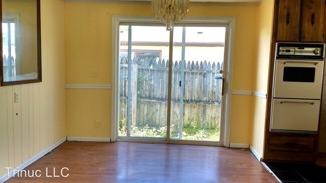 Foto del edificio - 2 br, 2 bath House - 2242 Rush St