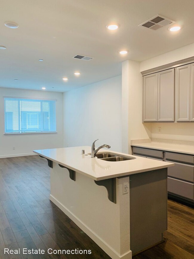 Foto del edificio - 3 br, 3 bath House - 705 Fruit Ranch Loop