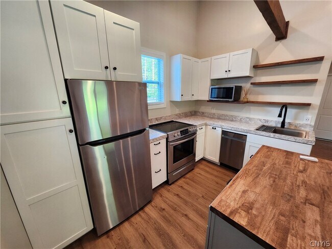 Foto del edificio - 1582 Chestnut Ridge Rd