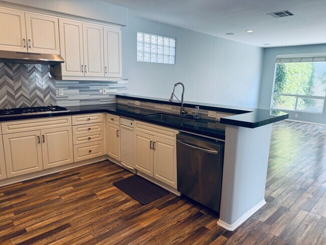 Foto del edificio - Stunning Two-Story Home in Sterling Hills Fairways