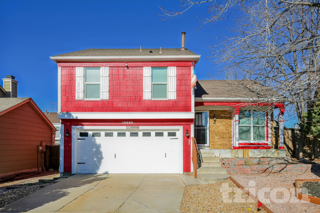 Foto principal - 19595 E Amherst Dr