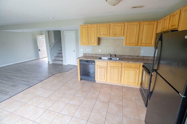 Building Photo - 5307 Silver Mill Dr