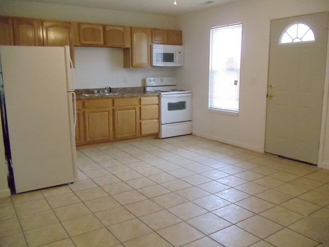 Building Photo - 48 Private Road 2482