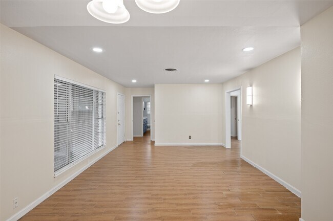 Foto del edificio - 3835 Tartan Ln