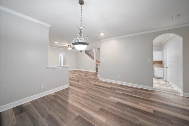 Building Photo - 6 Valewood Pl