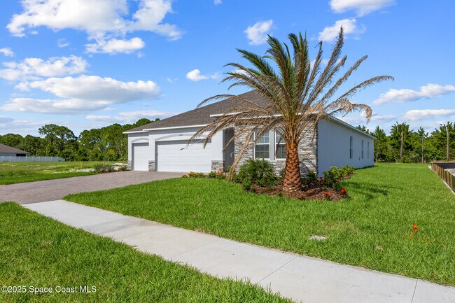 Building Photo - 6266 Moonrise Dr