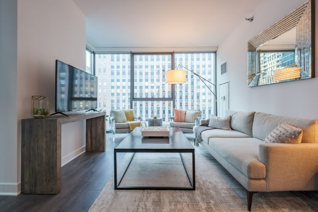 Photo - 211 W Hubbard St Apartment