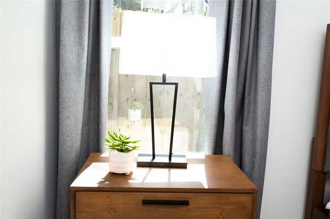 Foto del edificio - 3486 Luca St