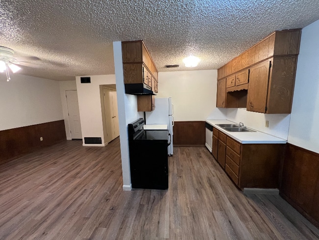 Foto del edificio - 1702 Kirk Ave