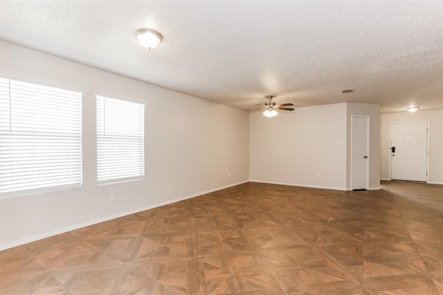 Building Photo - 2109 Doecrest Dr