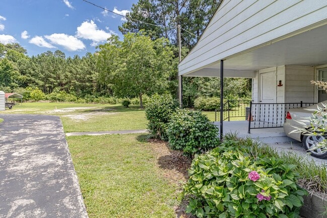 Building Photo - ADORABLE 2 BR | 1 BA Home in LaGrange - La...
